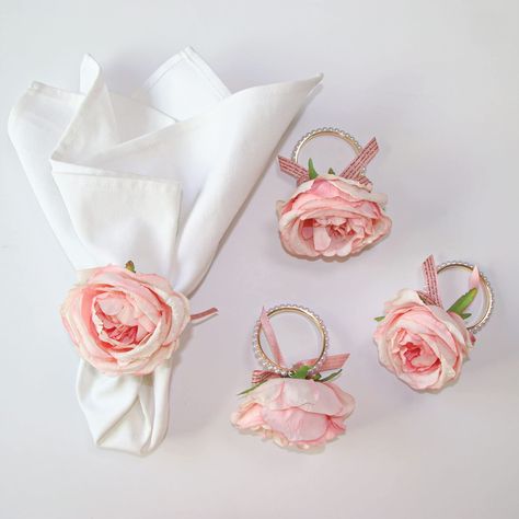 Rose Themed Birthday Party Decorations, White And Pink Table Setting, Classy Engagement Party Decorations, Pink And Gold Table Setting, Pearl Napkin Rings, Pink Table Decorations, Wedding Dinner Decor, Flower Dinner, Farmhouse Napkin Rings