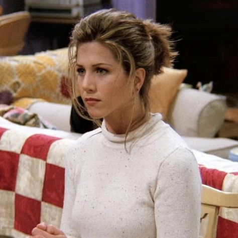 Jennifer Aniston Early 2000s, Rachel Green Hair Ponytail, Rachel Green Hairstyles Updo, Rachel Green French Twist, Rachel Greene Haircut, Rachel Greene, Estilo Rachel Green, Jennifer Aniston Friends, Rachel Green Hair