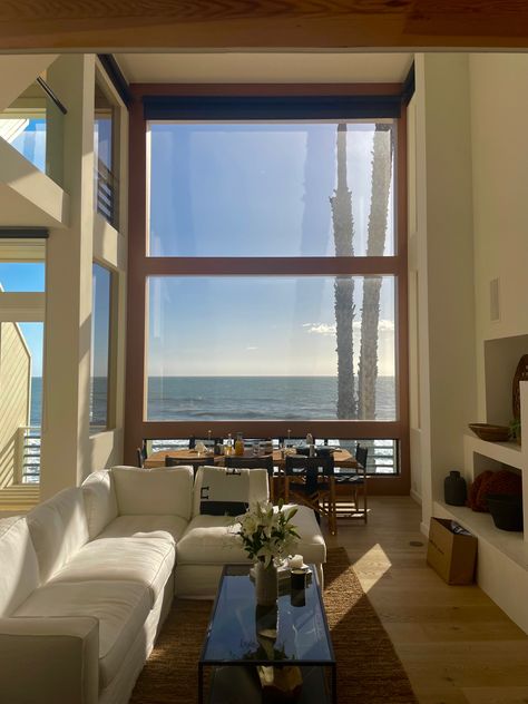 beach palm tree house Home By The Beach Aesthetic, Sunset Beach House, Apartment Near Beach, Miami Beach House Aesthetic, Apartment By The Beach, Malibu Beach House Aesthetic, Malibu Homes Exterior, Malibu House Aesthetic, California Beach House Aesthetic