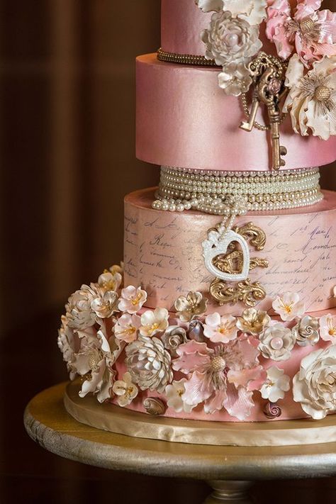 Love the intricate details on this vintage wedding cake. #weddingcakes Shared by Career Path Design Spring Wedding Cake, Tiered Cake, Amazing Wedding Cakes, Gorgeous Wedding Cake, Wedding Cakes Vintage, Cool Wedding Cakes, Elegant Cakes, Unique Cakes, Wedding Cake Inspiration