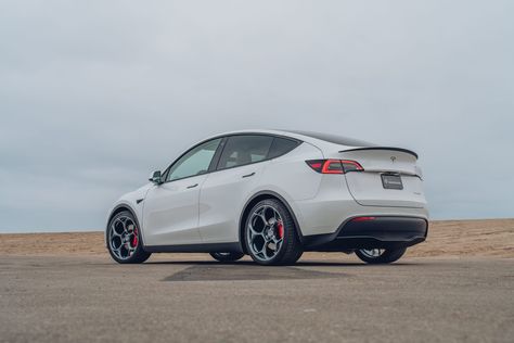 Pearl White Tesla Model Y - UP-05 Wheels in Satin Titanium Tesla Model Y White, White Tesla, Tesla Y, White Wheels, Tesla Car, Tesla Model Y, Forged Wheels, Tesla Model, Tesla