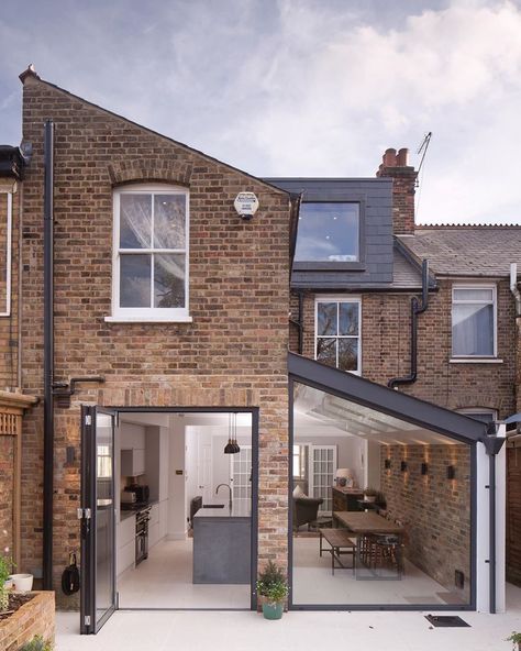 Amazing rear extension to this Victorian Terrace. Comment what you think below👇🏻⁠ 📍Hertfordshire⁠ ⁠ Designed by @gazeyarchitects⁠ Owner:… Side Extension Ideas, Terrace Extension, Side Return Extension, House Extension Plans, Side Extension, Victorian Terrace House, Extension Designs, House Extension Design, Rear Extension