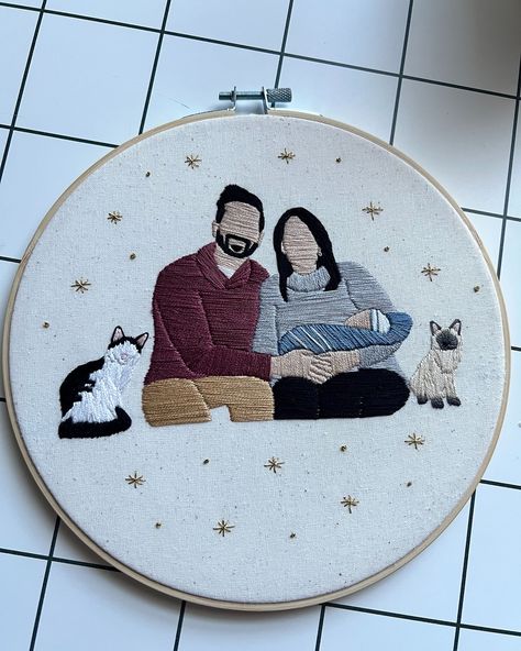 Family portrait 🩷⭐️ Custom embroidered family portraits, handmade gifts #embroidery #embroideredportrait #customgift #handmadegiftsarethebest #handmadegiftideas #smallbusinessbigdreams #familyportraits Embroidered Family Portrait, Embroidery Family Portrait, Embroidered People, Embroidery Family, People Embroidery, Embroidery Portrait, Portrait Embroidery, Embroidered Portrait, Faceless Portrait