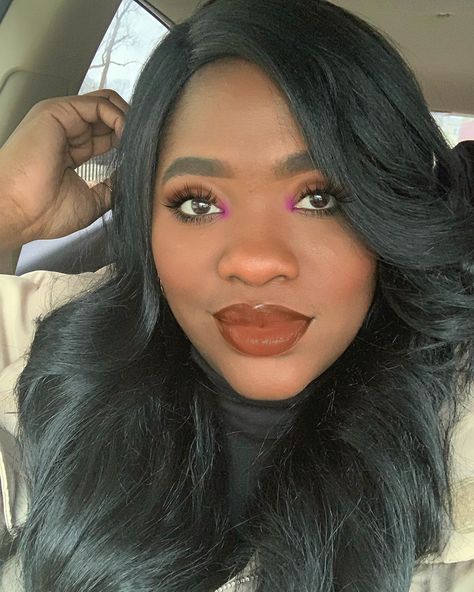 Ikea Alexis on Instagram: “A little pop of color never hurt anybody. I love adding a pop of color to my inner tear duct. It’s such a fun way to apply makeup. I saw…” Apply Makeup, Pop Of Color, Summer Makeup, How To Apply Makeup, Makeup Inspo, I Saw, Instagram A, Makeup Looks, Color Pop