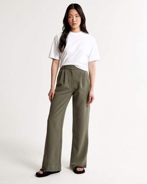 Sloane Tailored Pant, Tailored Pants Women, Rich Girl Fashion, Cream Trousers, Outfit Inspiration Women, Skort Dress, Single Shirt, Look Expensive, Skirt Trends