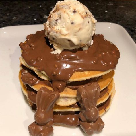 ☆Chocolate☆ on Instagram: “Pancakes😋😋🥞 Tag your friends!🍫 @helenjtea #nutella #icecream #choco #chocolatelover #chocolate #cake #pancakes #pancakestower #breakfast…” Filled Pancakes, Food Polls, Cake Pancakes, Unique Desserts, Tag Your Friends, Cute Food, Chocolate Lovers, Nutella, Chocolate Cake