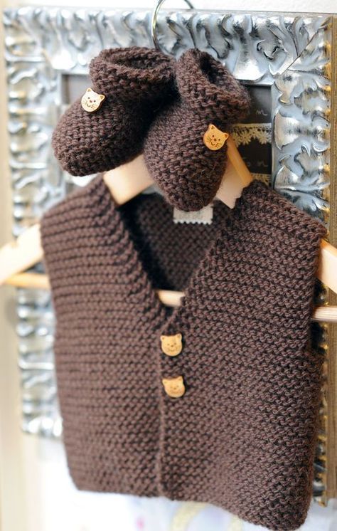 Baby Jackets Pattern, Baby Jumpers, Baby Boy Vest, Baby Cardigan Knitting Pattern Free, Knitting Patterns Free Scarf, Baby Boy Knitting, Knitted Baby Cardigan, Knit Baby Booties, Knit Baby Sweaters