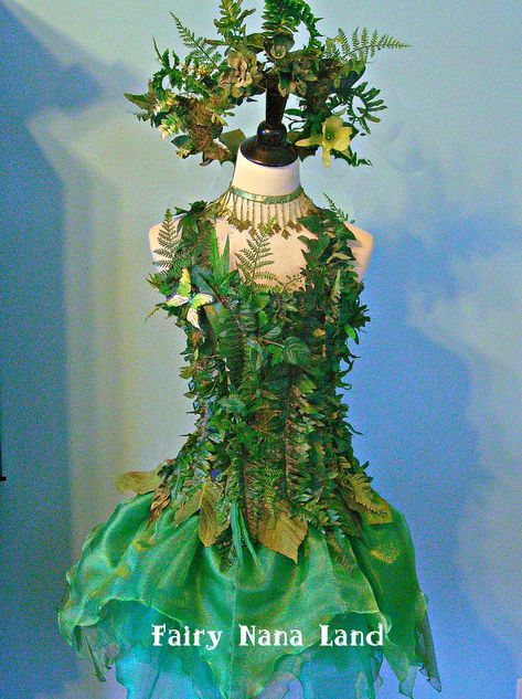 forest fairies woodland | Same design could be applied for different courts if you wanted. Faerie Dress, Tinkerbell Cosplay, Corset Ideas, Forest Faerie, Adult Fairy Costume, Mother Nature Costume, Leaf Fairy, Faerie Costume, Elf Kostüm