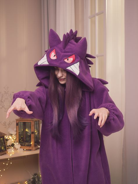 Gengar HANDMADE kigurumi onesie - Made to order by yotsuba no clover shop! Ask us in dm :3 Gengar Onesie, Gengar Outfit, Gengar Cosplay, Pokemon Kigurumi, Purple Ghost, Adult Onesie Pajamas, Gengar Pokemon, Pokemon Clothes, Cute Onesies