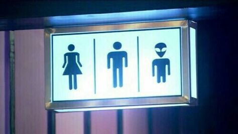 Imagem de alien, grunge, and indie Space Grunge, Haruhi Suzumiya, Alien Aesthetic, Grunge Tumblr, The Rocky Horror Picture Show, Restroom Sign, The Boogeyman, Welcome To Night Vale, Night Vale