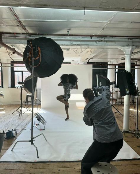 Good day Creative Director & Stylist:@erickaprince_ Photographer: @oliviaward22 MUA:@kashalipro ☆ ☆ ☆ ☆ ☆ ☆ ☆ #bts #editorialphotoshoot #explorepage #explorefeed #90saesthetic #aesthetic #80svibes #businesscasual #officecore #4u #clothes #fashioncommunity #alexandrakamonda #cas #stylefashion #fypシ #blazerfits #timeless #fashioncommunity #microcontentcreator #explorepage✨ Black Creative Director Aesthetic, Creative Director Aesthetic Fashion, Stylist Vision Board, Art Influencer Aesthetic, Art Director Aesthetic, Creative Director Career, Creative Director Aesthetic, Stylist Job, Director Aesthetic