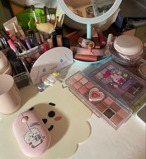 Saranghoes Room, Cute Makeup Desk, Korean Vanity, Makeup Desk Aesthetic, Bts Stationary, Bt21 Makeup, Kpop Sanrio, Bts Makeup, Makeup Cute