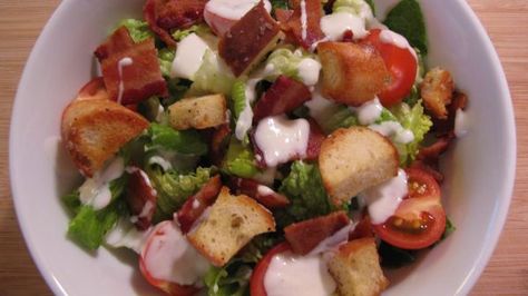 BLT Salad w/out buttermilk dressing \\ White French Dressing Recipe, French Salad Dressing, Creative Salads, Banquet Food, French Salad, Simple Salads, Blt Salad, Buttermilk Dressing, Food Experiments