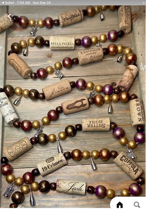 Wine Cork Garland Diy, Wine Cork Centerpiece, Wine Cork Garland, Cork Garland, Painted Wood Beads, Wine Crafts, Wine Themed Gifts, Cork Collection, Cork Christmas Trees