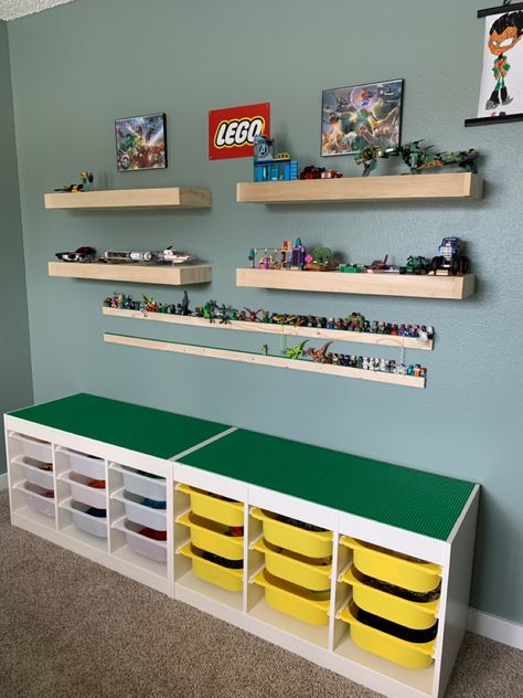 Lego Boys Room, Lego Room Ideas, Deco Lego, Lego Room Decor, Lego Bedroom, Lego Organization, Acnh Basement, Cave Basement, Lego Wall