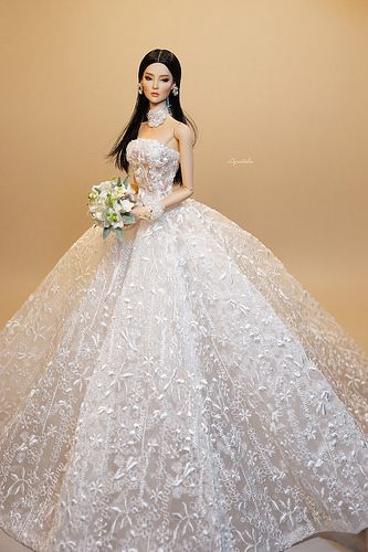 OOAK FICONDOLL ''NHU'' by Aquatalis | Original: FICON IRINA … | Flickr Bride Barbie, Princess Stuff, Doll Wedding Dress, Barbie Bridal, Dress Barbie Doll, Barbie Wedding Dress, Crochet Barbie, Diy Barbie Clothes, Barbie Fashionista Dolls