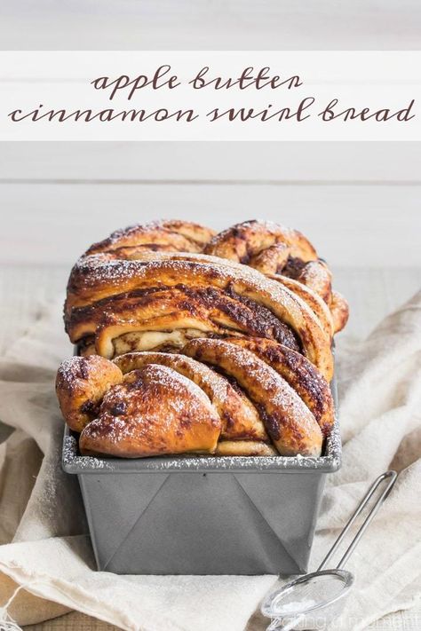 Throw the best party with this Apple Butter Cinnamon Swirl Bread. It's everything SWIRLED into a bread form. Resepi Roti, Weight Watcher Desserts, Swirl Bread, Cinnamon Swirl Bread, Butter Cinnamon, Pane Dolce, Swirled Bread, Wings Recipe, Cinnamon Swirl