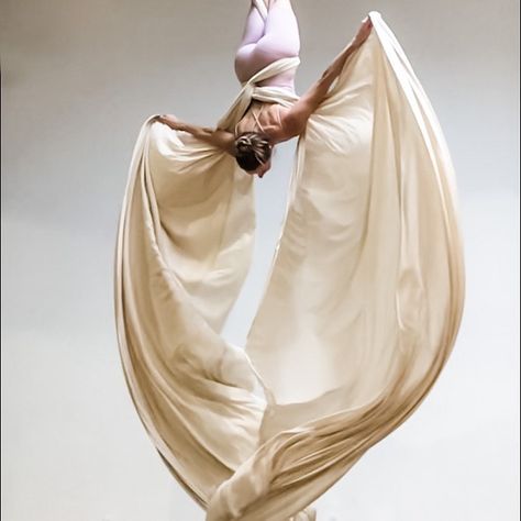 Allie Cooper • Aerialist & Mom on Instagram: “I’m really going to make an effort to get on fabric next week! A chill, last-hurrah before grounding myself for the rest of this pregnancy!…” Modern Ballet, Modern Dance Costume, Dance Picture Poses, Lyrical Costumes, Dance Photography Poses, Ballet Poses, Flamenco Dancing, Solo Photo, Lyrical Dance