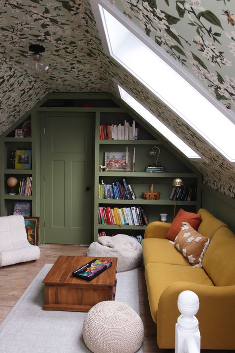 Small Attic Dormer Ideas, Awkward Attic Space, Wallpaper Ceiling Attic, Attic Sitting Room Ideas, Attic Remodel Bedroom, Bonus Room Slanted Ceiling, Vintage Attic Room, Attic Living Room Ideas Angled Ceilings, Angled Room Ideas