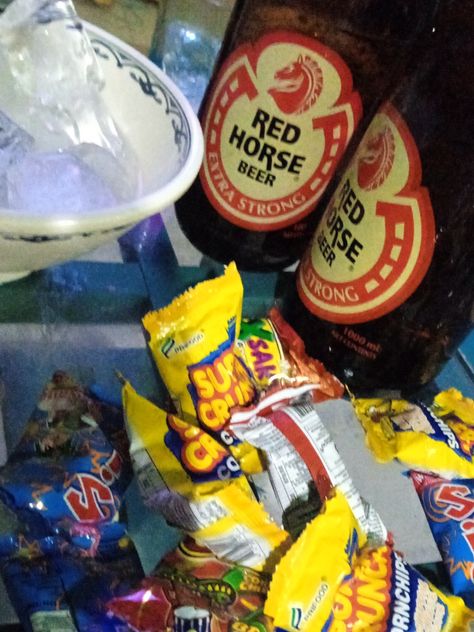 Red Horse Beer Drinks, Redhorse Beer Aesthetic, Redhorse Beer Prank, Red Horse Beer Aesthetic, Red Horse Beer, Alcoholic Snapchat, Beer Aesthetic, Drinks Pictures, Alcoholic Drinks Pictures