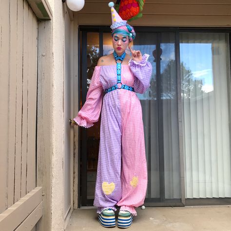 But remember that time I was a cute lil pastel clown? 🎀🤡 Thinking bout doing a lil clown bunny look for easter soon 🐰 #pastelclown… Pastel Clown Outfit, Pastel Clowncore, Pastel Oc, Aesthetic Clown, Clown Fashion, Pastel Clown, Clown Outfit, Clown Core, Clown Clothes