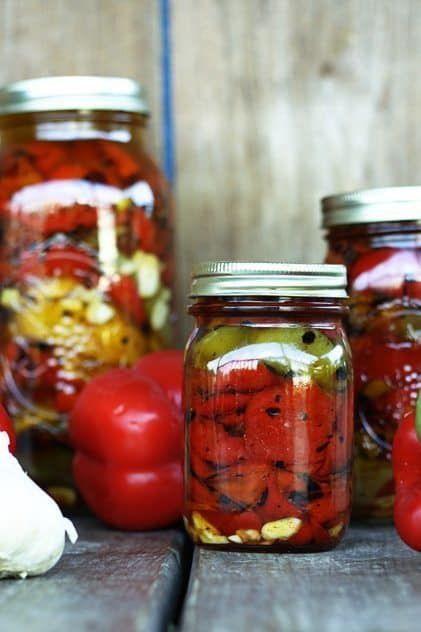 Roasted Red Peppers in Garlic Olive Oil 2 Fire Roasted Red Peppers, Olive Oil Recipes, Canning Food Preservation, Garlic Olive Oil, Roasted Peppers, Garden Recipes, Fire Roasted, Peppers Recipes, Roasted Red Peppers