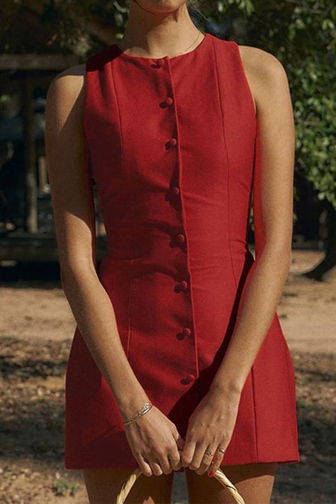 Short Sleeveless Dress, Mini Dress Red, Sleeveless Dresses, Sleeveless Mini Dress, Dress Red, Mode Outfits, Look Fashion, Classy Outfits, Pretty Dresses