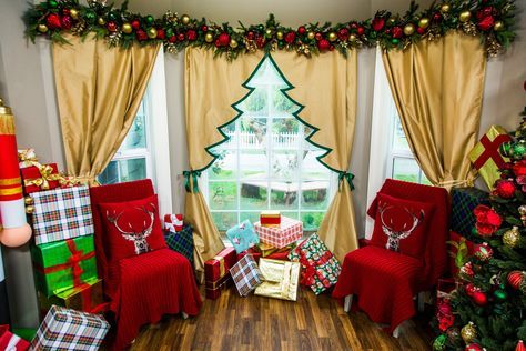 Maria Provenzano is getting into the holiday spirit with this DIY. Home And Family Crafts, Diy Drapes, Christmas Curtains, Tree Curtains, Curtains Ideas, Home Decor Christmas, Christmas Keepsakes, Hallmark Channel, Diy Christmas Tree