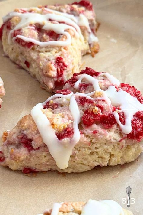 Best lemon raspberry scone Fluffy Lemon Raspberry Scones, Pioneer Woman Raspberry Scones, Ridiculously Easy Lemon Raspberry Scones, Fresh Raspberries Recipes, Raspberry Scones Recipe Easy, Lemon Raspberry Scones, Raspberry Scone, Fresh Raspberry Recipes, Pizza Scones