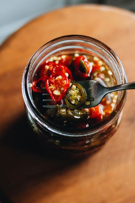 Pickling Hot Peppers Recipe, Cherry Pepper Recipes, Cayenne Pepper Recipes, Canning Hot Peppers, Canning Jalapeno Peppers, Pickled Hot Peppers, Hot Pepper Recipes, Pickled Cherries, Cowboy Candy