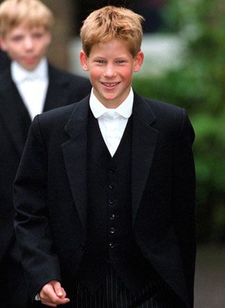 Prince Harry’s first day at Eton College, 1998. Prince Harry Of Wales, Eton College, Charles Spencer, Prins Harry, Prince Henry, Royal Family England, Prince William And Harry, Principe Harry, Reina Isabel Ii