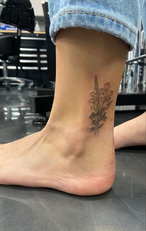 Back Of Ankle Flower Tattoo, Small Flower Tattoos On Ankle, Flower Bouquet Tattoo On Ankle, Bouquet Ankle Tattoo, Birth Flower Bouquet Tattoo Ankle, Ankle Flower Bouquet Tattoo, Outer Ankle Tattoos For Women, Outside Ankle Tattoo, Outer Ankle Tattoo