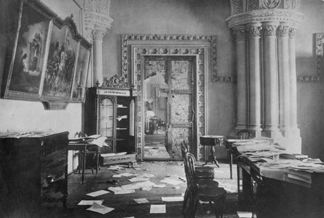 February Revolution, Monuments Men, Romanov Palace, Grand Duchess Olga, Haunting Photos, House Of Romanov, Winter Palace, Tsar Nicholas Ii, Romanov Family