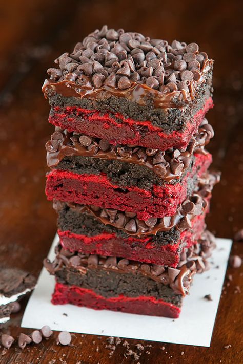 Red Velvet Oreo Truffle Brownies, Red Velvet Oreo Brownies, Oreo Truffle Brownies, Truffle Brownies, Truffle Filling, Oreo Truffle, Cake Mix Brownies, Velvet Brownies, Red Velvet Oreo