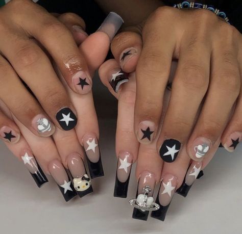 hello kitty edgy nails Bf And Gf Matching Nails Halloween, Matching Nail Ideas For Couples, Halloween Matching Couple Nails, Bc Gf Matching Nails, Fem Masc Matching Nails, Couples Matching Hair Color, Boy And Girl Matching Nails, Wlw Matching Nails, Matching Nails With Boyfriend Black