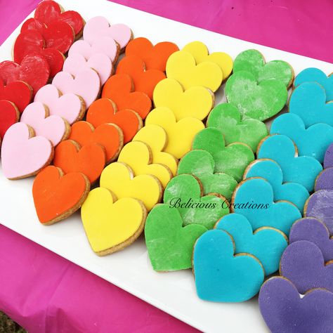 Rainbow High Cookies, Rainbow Heart Cookies, Pride Cookies, Wedding Biscuits, Shipping Cookies, Stim Board, 4 Birthday, Cake And Cupcakes, Heart Party