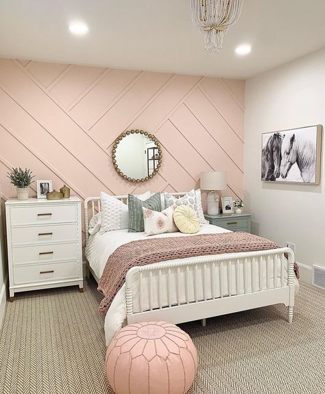 Tween girl bedroom decorating ideas: How to style a pre-teen girl bedroom