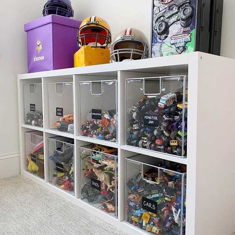 Genius toy storage solutions: Get organised with the best storage ideas for kids toys Storage Ideas For Kids, Toy Room Storage, Toy Room Organization, Toy Storage Ideas, Small Playroom, Bloxburg Basement, Toddler Boy Room Decor, Toy Storage Solutions, Big Boy Bedrooms