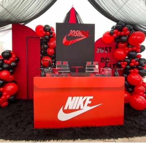 Sneaker Party Backdrop, Air Jordan 1 Party Decorations, Jordan 1 Birthday Party, Jordan Year Graduation, Jordans Party Theme, Nike Birthday Party Decorations, Jordan Year Decorations, Air Jordan Party Theme Ideas, Sneakers Theme Party