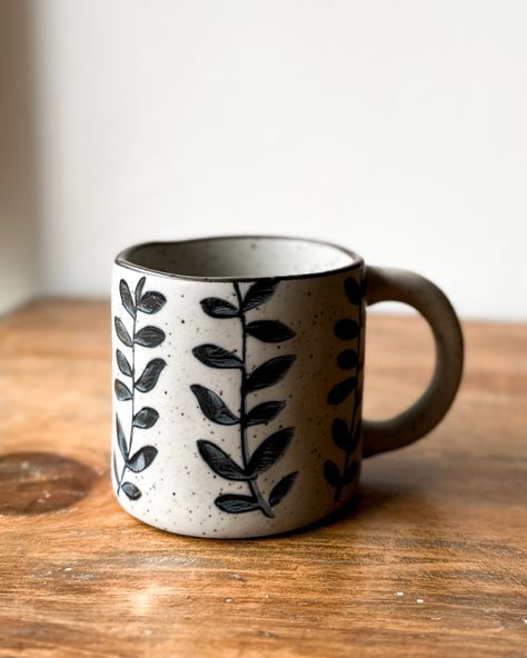 e l e m e n t // vine or scribble, what pattern are you choosing? ✨🌿➰ charming + rustic we can get enough of this sweet mug tap to shop . . . . . . . . #simplelivinglifestyle #slowliving #homedecorinspo #interiordesign #interiors123 #mylovelyhome #neutraldecor #smmakelifebeautiful #makehomeyours #myinspiredhome #slowliving #slowlivingrevolution #slowhome #thoughtfulspaces #homerenovationideas #homeblogger #easyinterior #diydecor #modernvintage #vintageinspired #rusticdecor #falldecor #ne... Sculpted Mugs, Simple Living Lifestyle, Colour Texture, Christmas Baskets, Reactive Glaze, Pottery Mug, Pottery Planters, Eco Friendly Living, Candle Shop