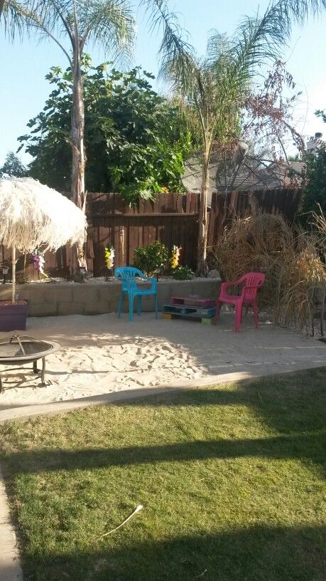 My backyard beach Backyard Sand Area, Sand Backyard, Beachy Backyard, Beach Theme Backyard, Modern Garden Ideas, Flower Garden Plans, Rustic Garden Ideas, Beach Patio, Backyard Garden Layout