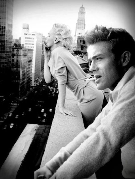 "James Dean and Marilyn Monroe at the Chelsea Hotel in New York" photoshop by Brailliant, visit www.brailliant.com to view available prints on canvas James Dean Marilyn Monroe, Oud Hollywood, Klasik Hollywood, Jane Russell, Mode Editorials, Septième Art, Mae West, Gene Kelly, Henry Miller