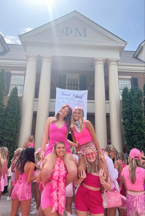 pink out theme, sorority work week, pink party, pink dress up day, pink please, pink dress, pink set, pink accessories, barbie theme, phi mu tennessee, utk sorority, southern sorority house sec, sorority pose, bid day theme, big little reveal Pink Out Theme, Sorority Party Themes, Party Pink Dress, Sorority Work Week, Sorority Pictures, All Pink Outfit, Sorority Party, Sorority Themes, Sorority Poses