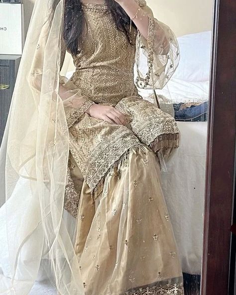 Indian Clothes Aesthetic, Desi Suits, Asian Fits, Brown Clothes, Desi Clothing, Desi Dress, Trendy Outfits Indian, Stile Hijab, Desi Wedding Dresses