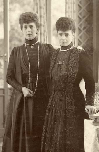 Plot Ideas: Widowed - Photo from Alexandra and Marie, taken after 1910, when Alexandra was widowed. Empress Maria Feodorovna, Queen Victoria Prince Albert, Alexandra Of Denmark, Victoria Prince, Royal Families Of Europe, Maria Feodorovna, Alexandra Feodorovna, Queen Alexandra, Romanov Dynasty