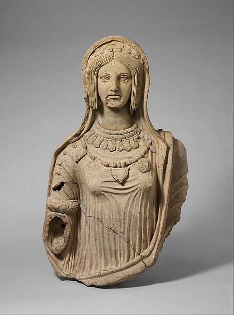 Terracotta votive statuette of young woman in Etruscan style jewellery. From Lavinium C5th century BC Female Aesthetic, Ancient Sculpture, Carthage, Art Antique, Grand Palais, Mesopotamia, Ancient Artifacts, Ancient Cultures, Ancient Romans