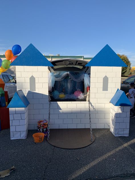 Castle Theme Trunk Or Treat, Trunk Or Treat Cinderella Theme, Cinderella Castle Trunk Or Treat, Trunk Or Treat Disney Princesses, Princess Themed Trunk Or Treat, Trunk Or Treat Castle Ideas, Trunk Or Treat Cinderella, Disney Princess Halloween Decorations, Princess Castle Trunk Or Treat