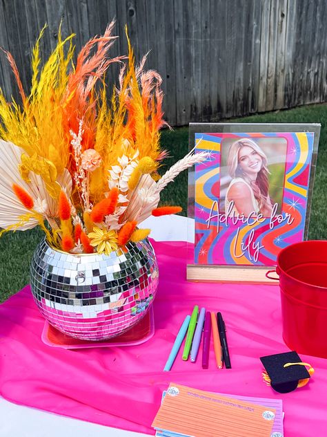 Disco Garden Party, Graduation Party Colors, Grad Party Theme, Graduation Party Pictures, Floral Graduation Party, Garden Party Ideas, College Grad Party, Graduation Party Table, Backyard Graduation Party