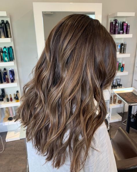 Medium Brown Hair Babylights, Straight Brown Hair With Lowlights And Highlights, Medium Brown Babylights, Bayalage Brunette Medium Hair, Medium Brown Dimensional Hair, Fall Hair Color For Bronde, Bayalage On Light Brown, Cool Toned Brown Highlights, Dark Brown With Honey Highlights