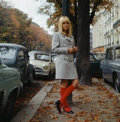 France Gall. red knee high socks! Louise Ebel, Ye Ye, Rock And Roll Girl, France Gall, 60s And 70s Fashion, Swinging Sixties, Style Muse, Olympia Le Tan, Rock N’roll